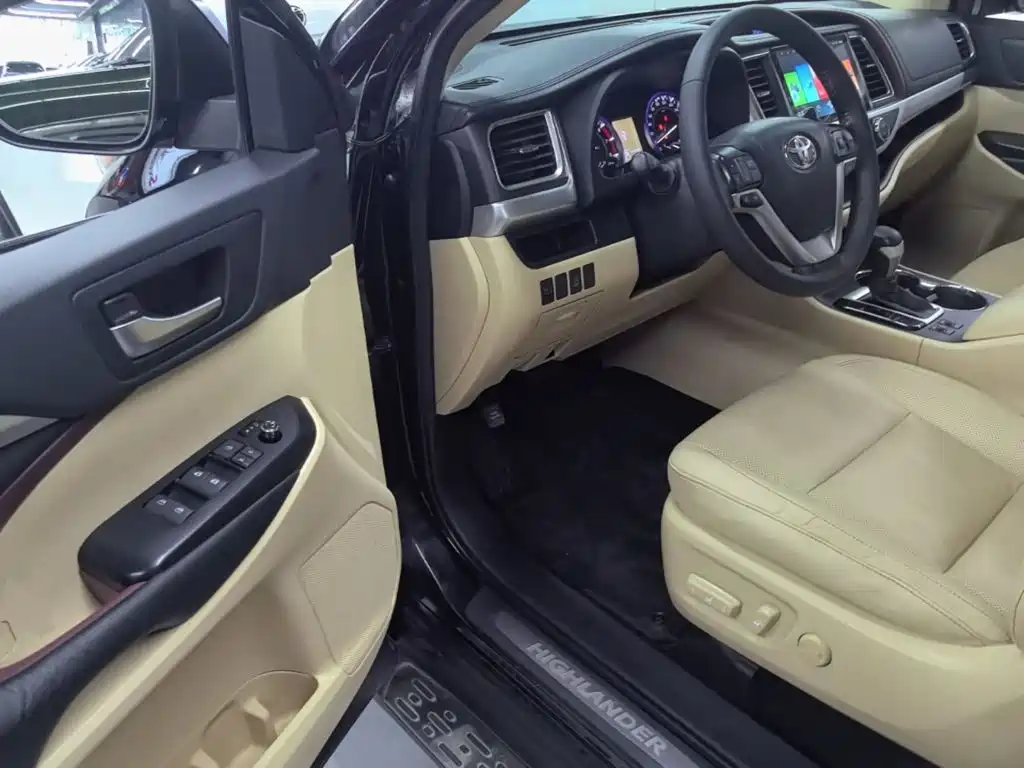 Toyota Highlander 2015 — фото 16