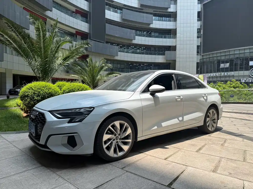 Audi A3 2021 — фото 1