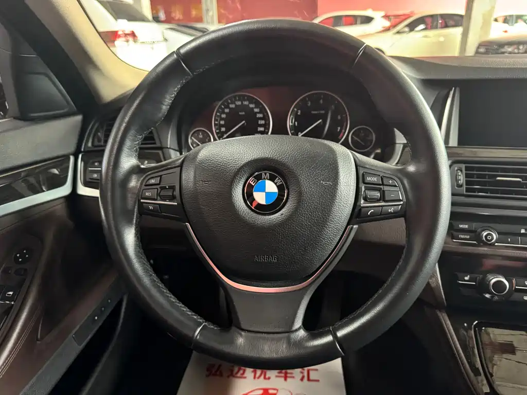 BMW 5 Series 2014 — фото 20