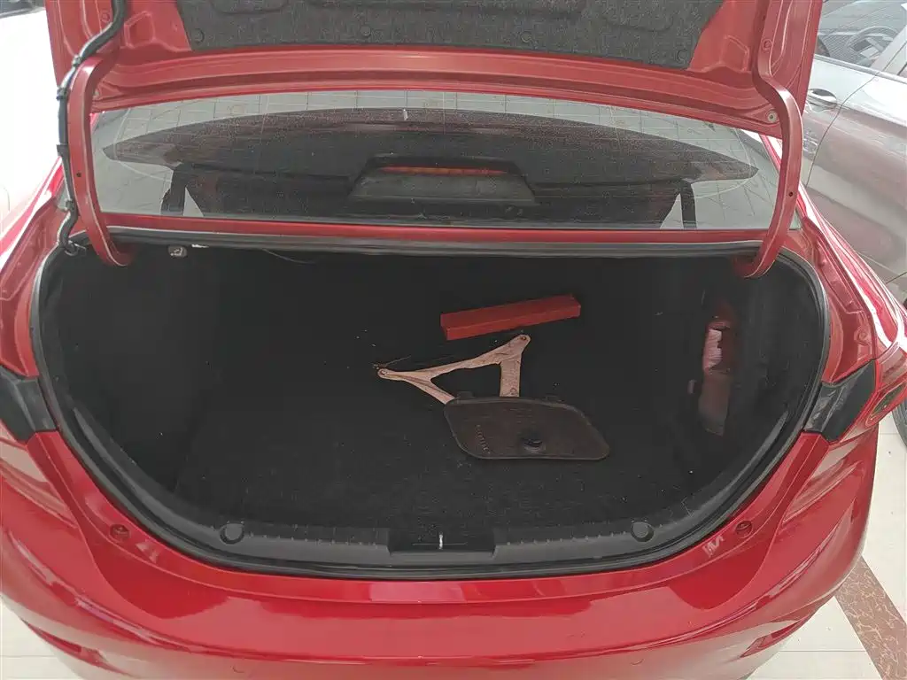 Mazda 3 Axela 2016 — фото 15