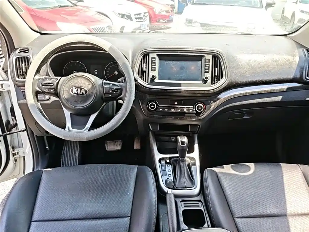 Kia KX3 2019 — фото 10
