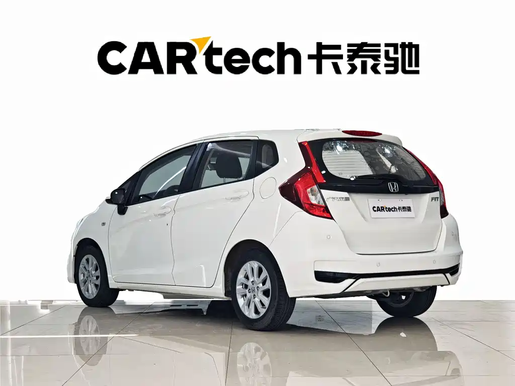 Honda Fit 2018 — фото 6