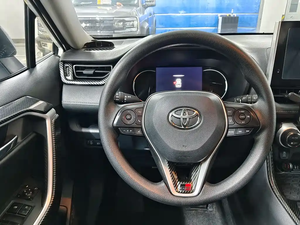 Toyota RAV4 2021 — фото 13