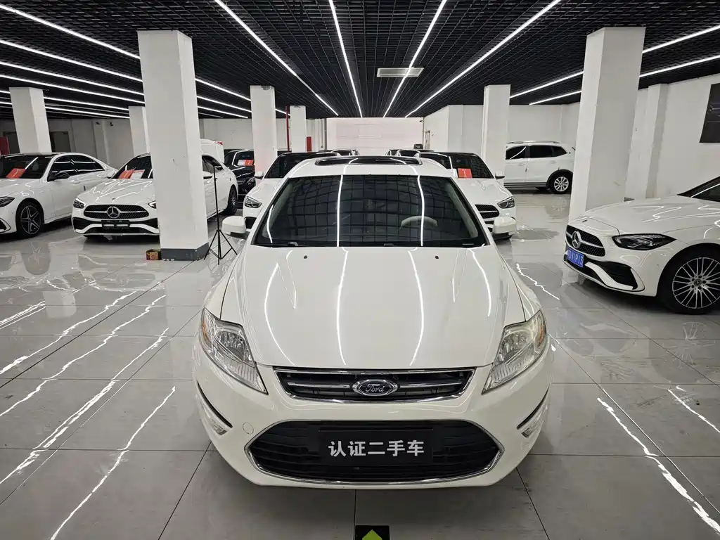 Ford Mondeo 2014 — фото 1