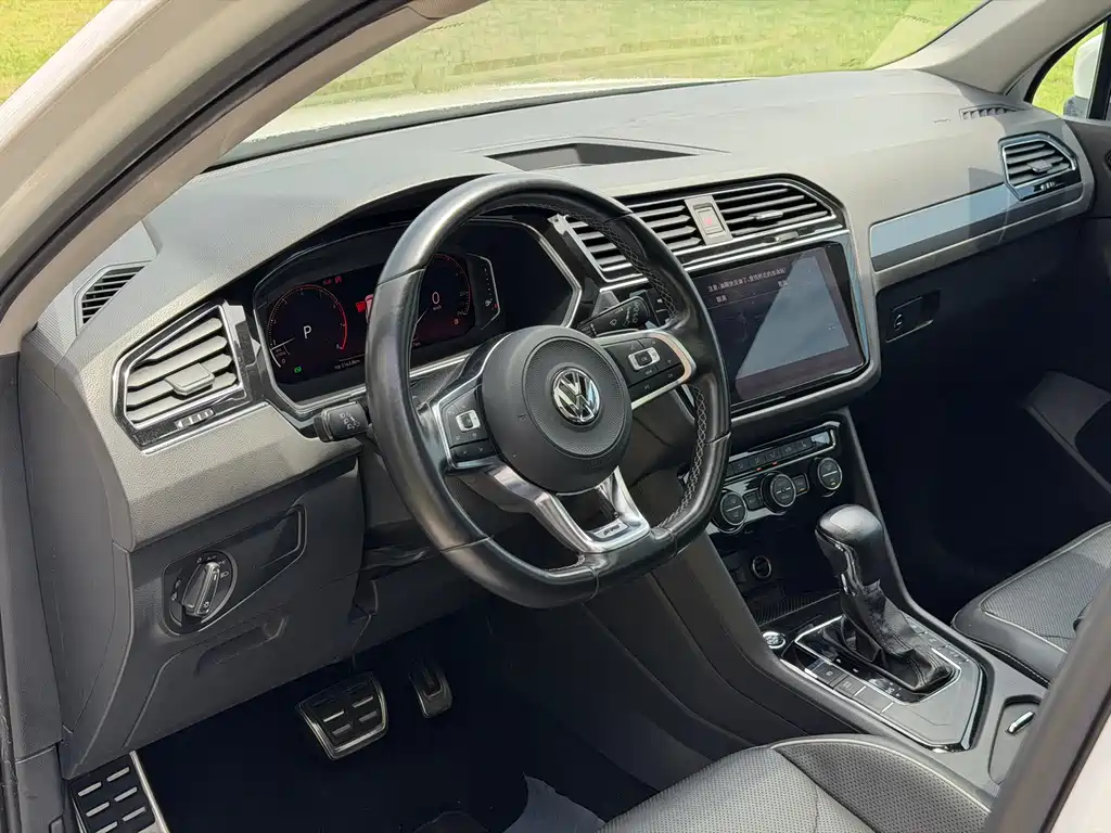Volkswagen Tiguan L 2019 — фото 10