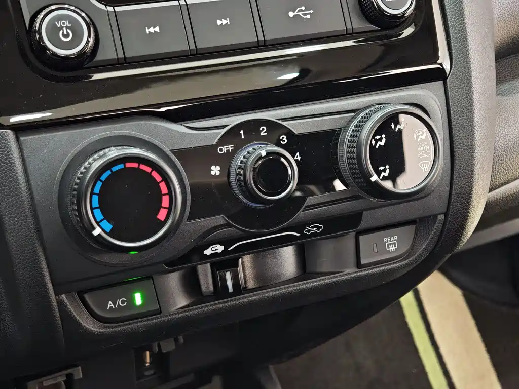 Honda Fit 2018 — фото 16