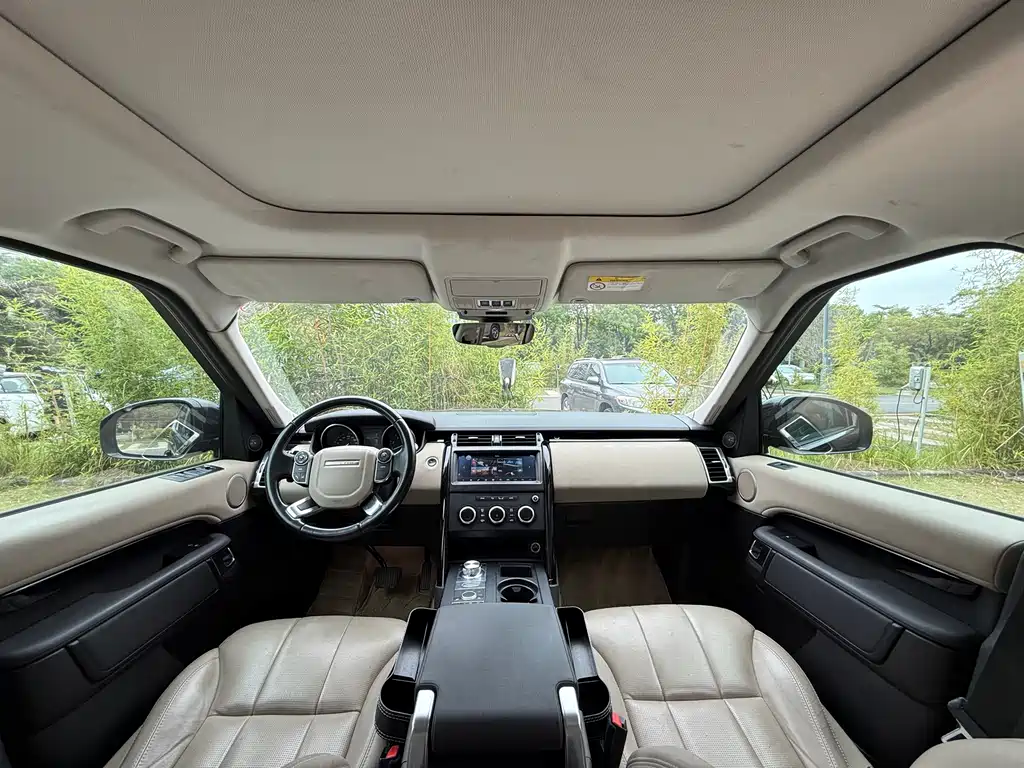 Land Rover Discovery 2018 — фото 16