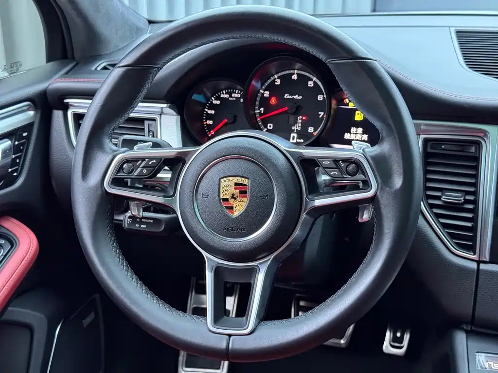 Porsche Macan 2017 — фото 5