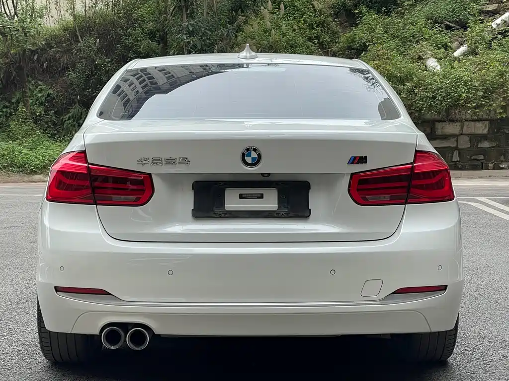 BMW 3 Series 2018 — фото 6