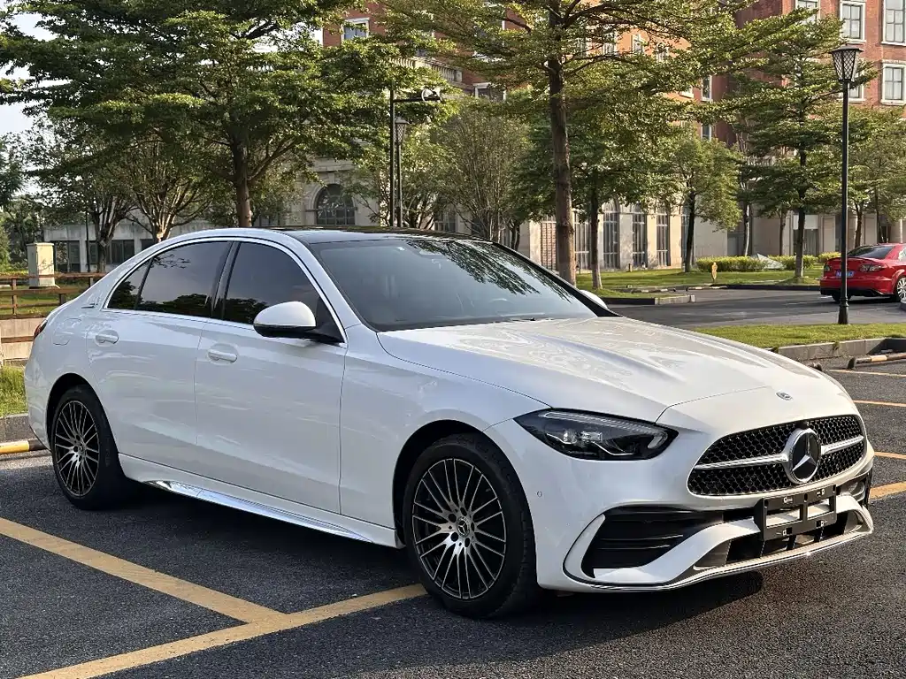 Mercedes-Benz C-Class 2023 — фото 3