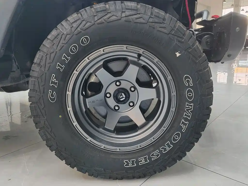 Jeep Wrangler 2019 — фото 26