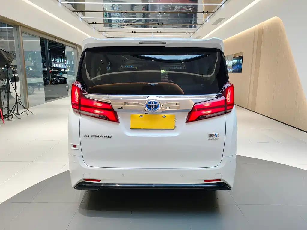 Toyota Alphard 2021 — фото 6