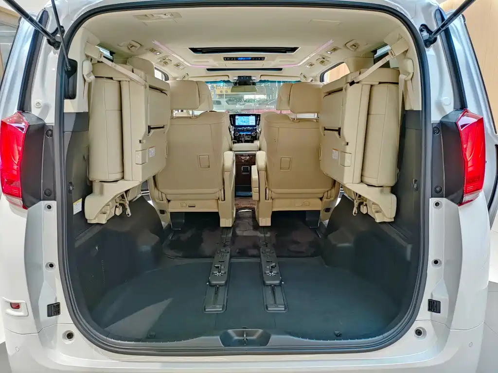 Toyota Alphard 2021 — фото 16