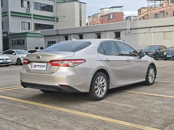 Toyota Camry 2021