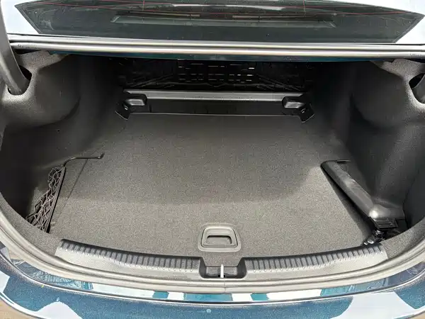 Mercedes-Benz C-Class 2024