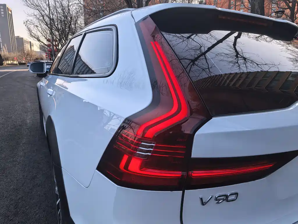 Volvo V90 2023 — фото 8