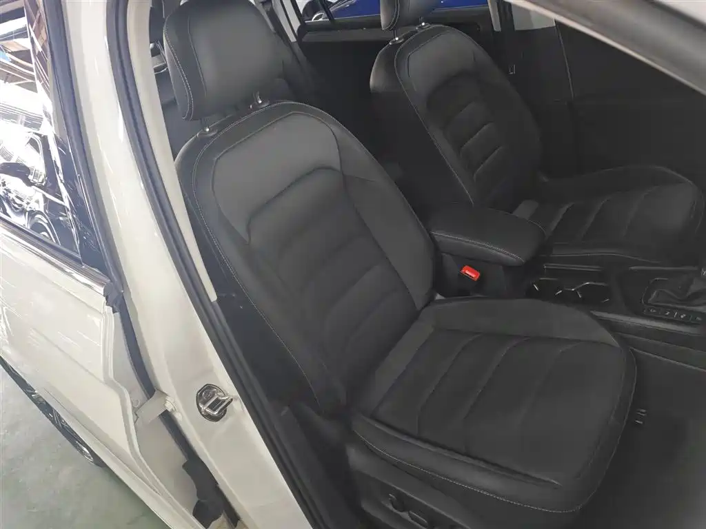 Volkswagen Tiguan L 2021 — фото 25