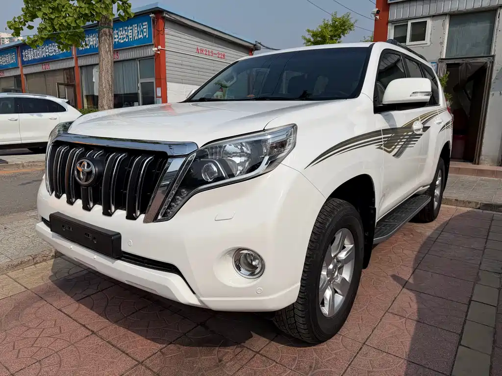 Toyota Prado 2014 — фото 1