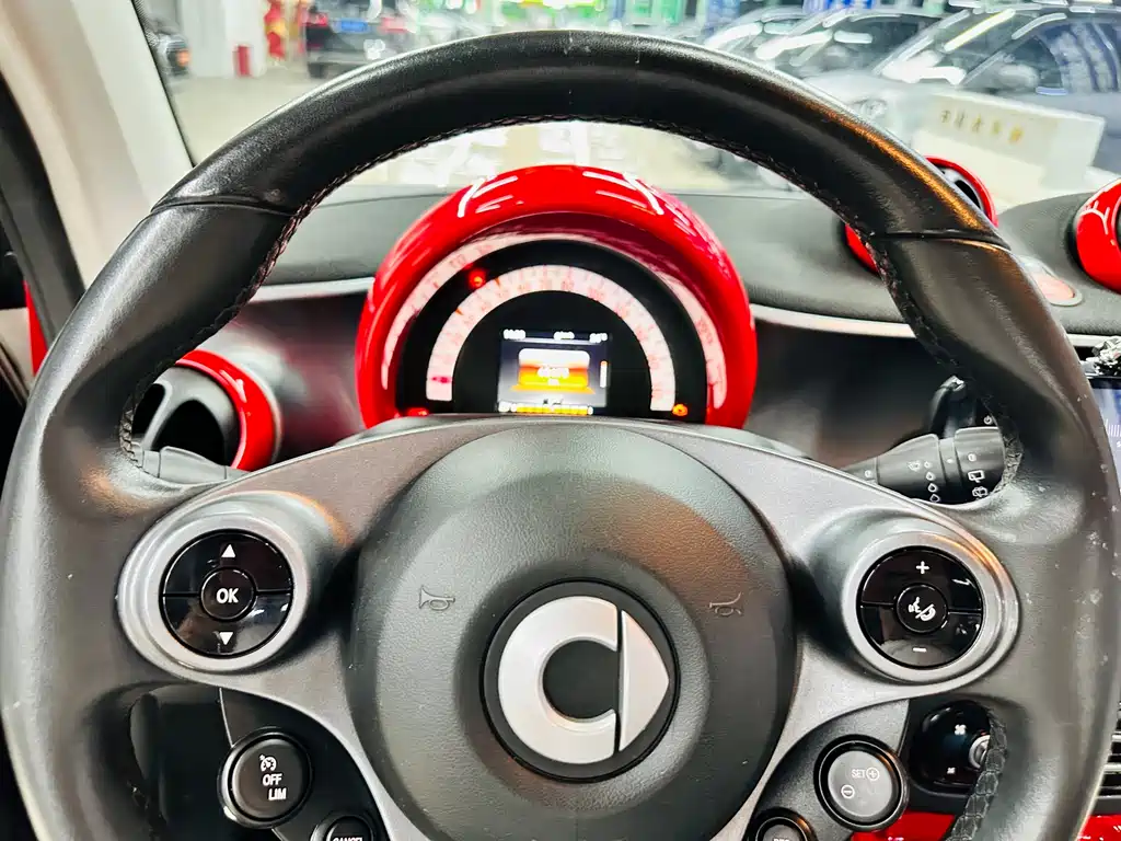 smart Fortwo 2017 — фото 37