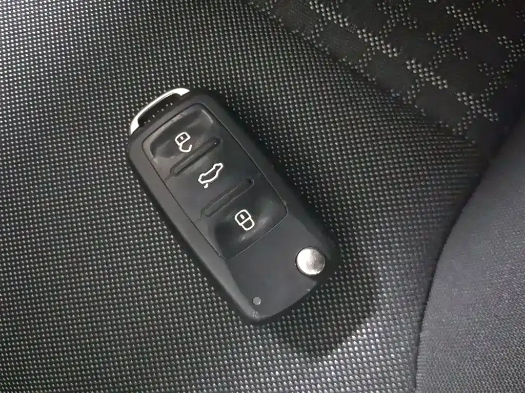 Volkswagen Polo 2015 — фото 17