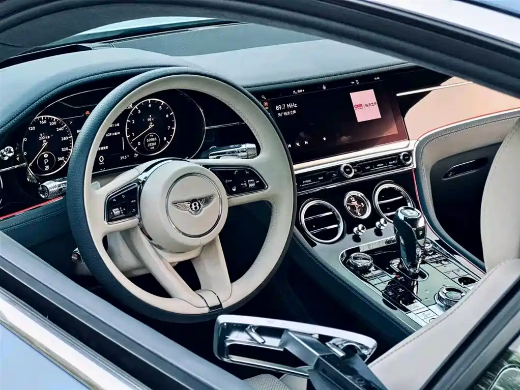 Bentley Continental 2021 — фото 4