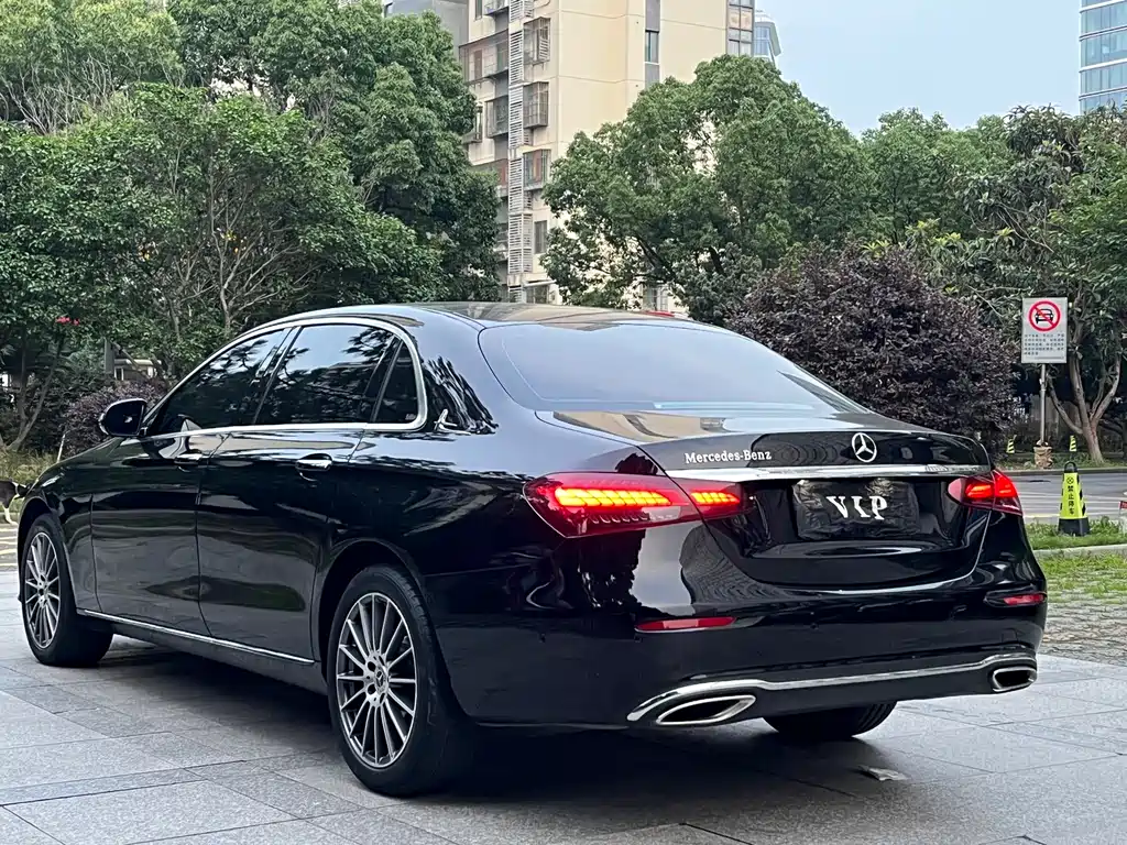 Mercedes-Benz E-Class 2023 — фото 8