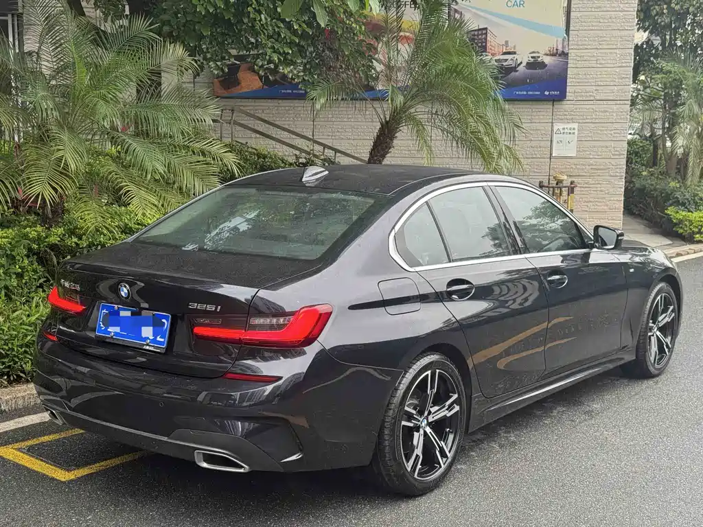 BMW 3 Series 2022 — фото 10