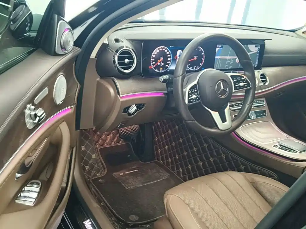 Mercedes-Benz E-Class 2020 — фото 16