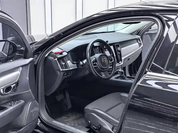 Volvo S90 2019