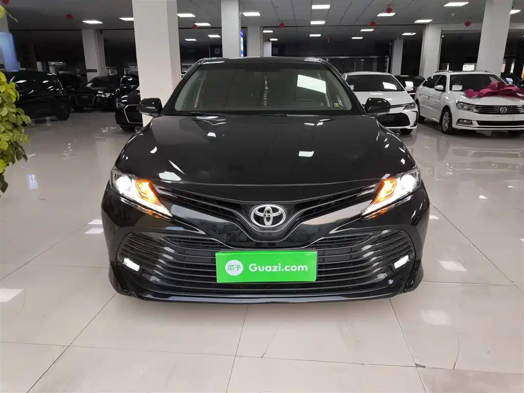 Toyota Camry 2018 — фото 3