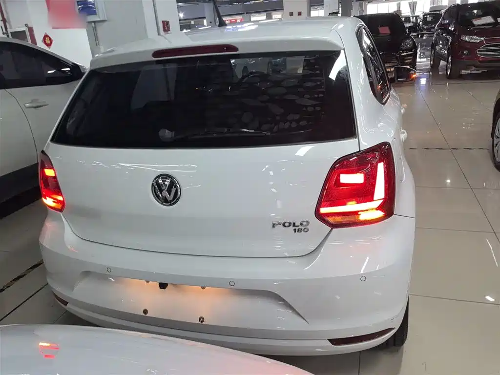 Volkswagen Polo 2015 — фото 4