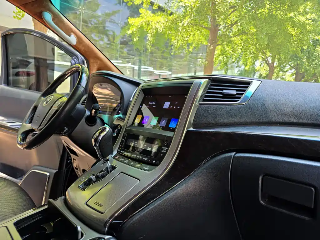 Toyota Alphard 2014 — фото 9