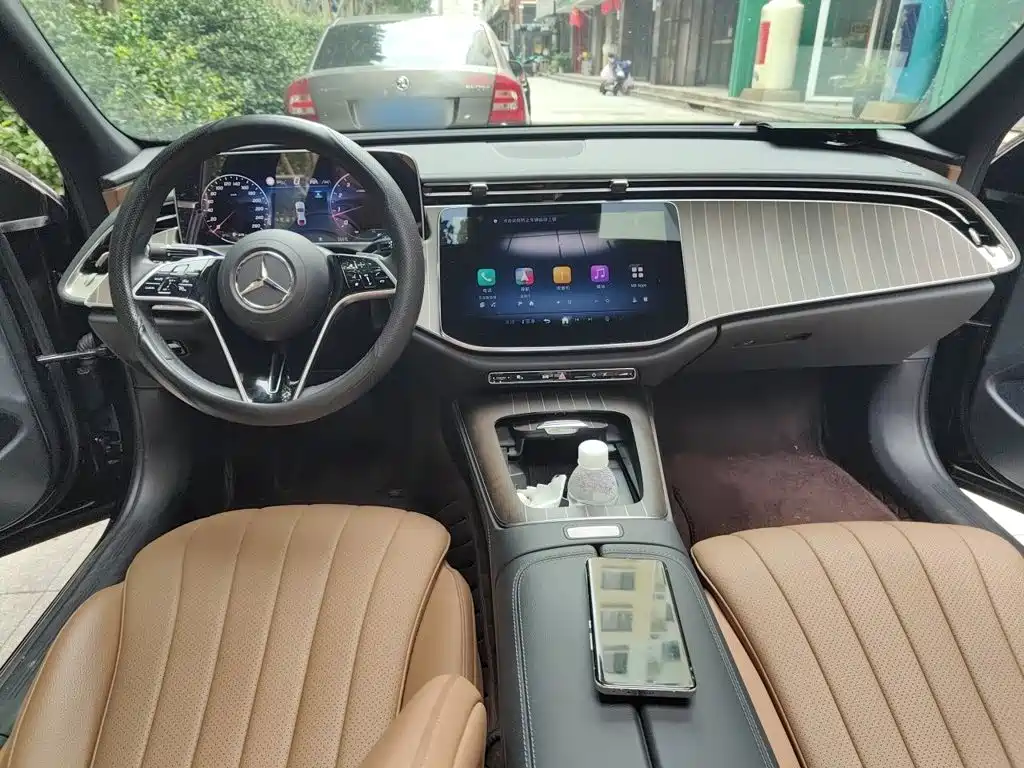 Mercedes-Benz E-Class 2024 — фото 13