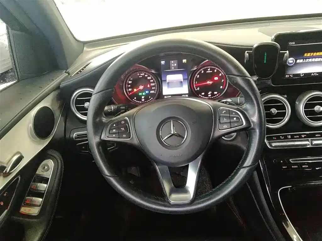 Mercedes-Benz GLC 2017 — фото 10