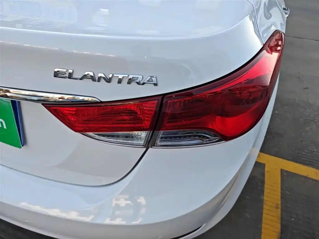 Hyundai Elantra Langdong 2015 — фото 8