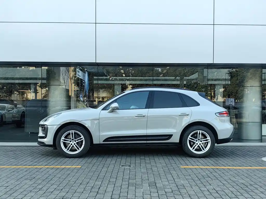 Porsche Macan 2023 — фото 2