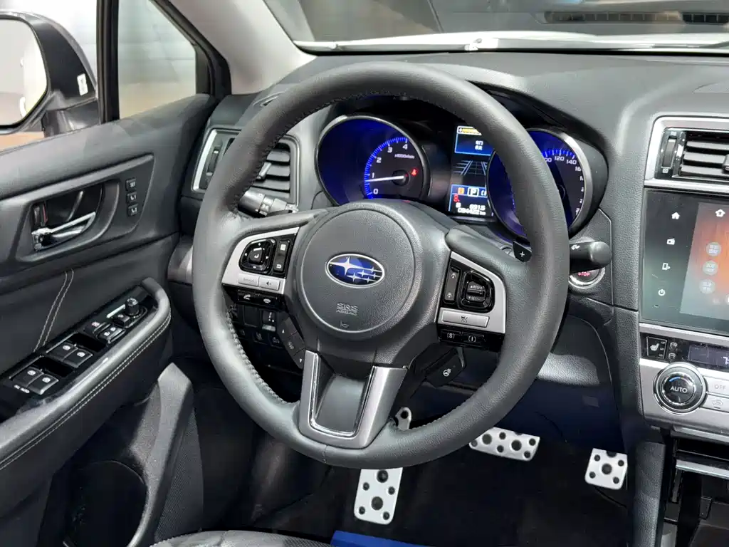 Subaru Legacy 2018 — фото 11