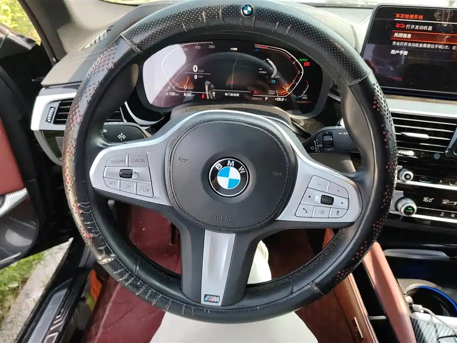 BMW 5 Series 2023 — фото 14