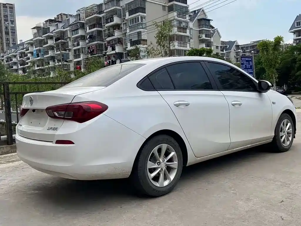 Buick Excelle 2018 — фото 3