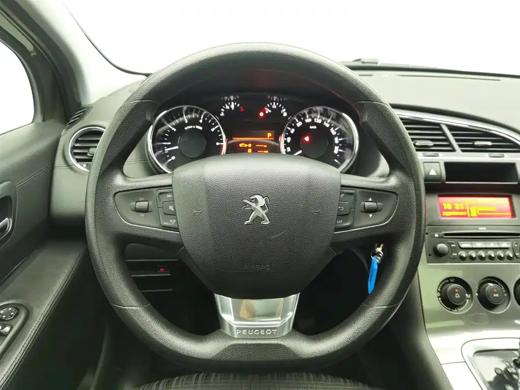 Peugeot 3008 2016 — фото 11