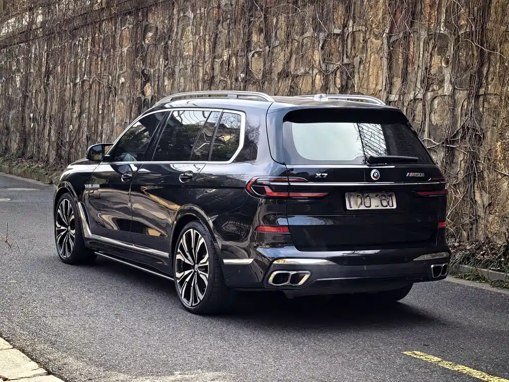 BMW X7 M60i 2023 — фото 21