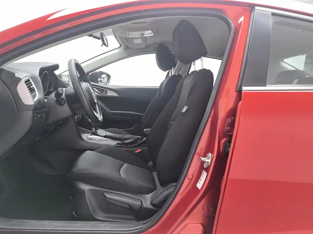 Mazda 3 Axela 2018 — фото 10
