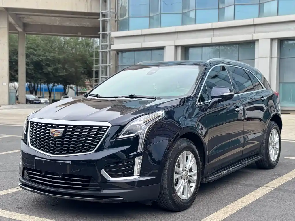 Cadillac XT5 2021 — фото 1