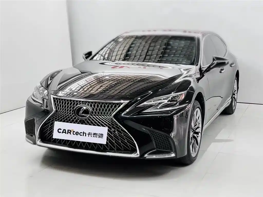 Lexus LS 2020 — фото 1