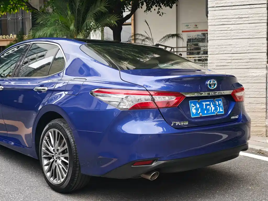 Toyota Camry 2019 — фото 10