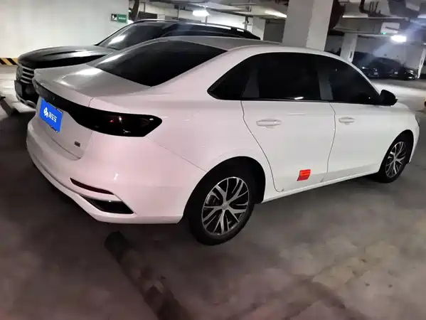 Geely Emgrand 2023