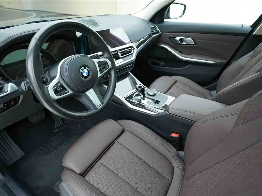 BMW 3 Series 2022 — фото 10