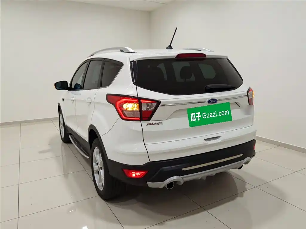 Ford Kuga 2017 — фото 5