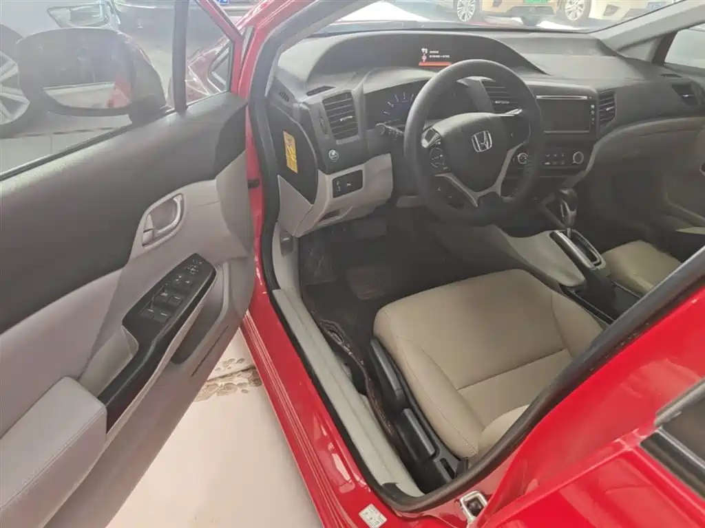 Honda Civic 2015 — фото 16