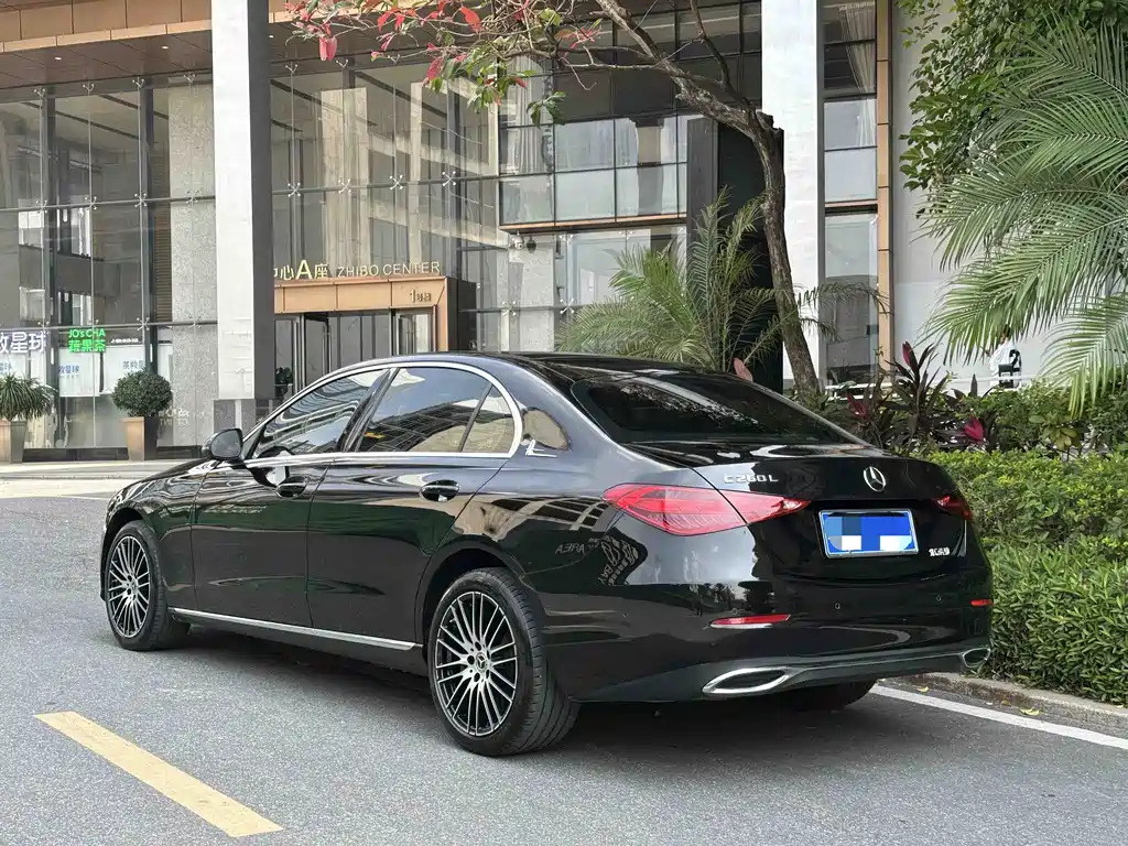 Mercedes-Benz C-Class 2023 — фото 5